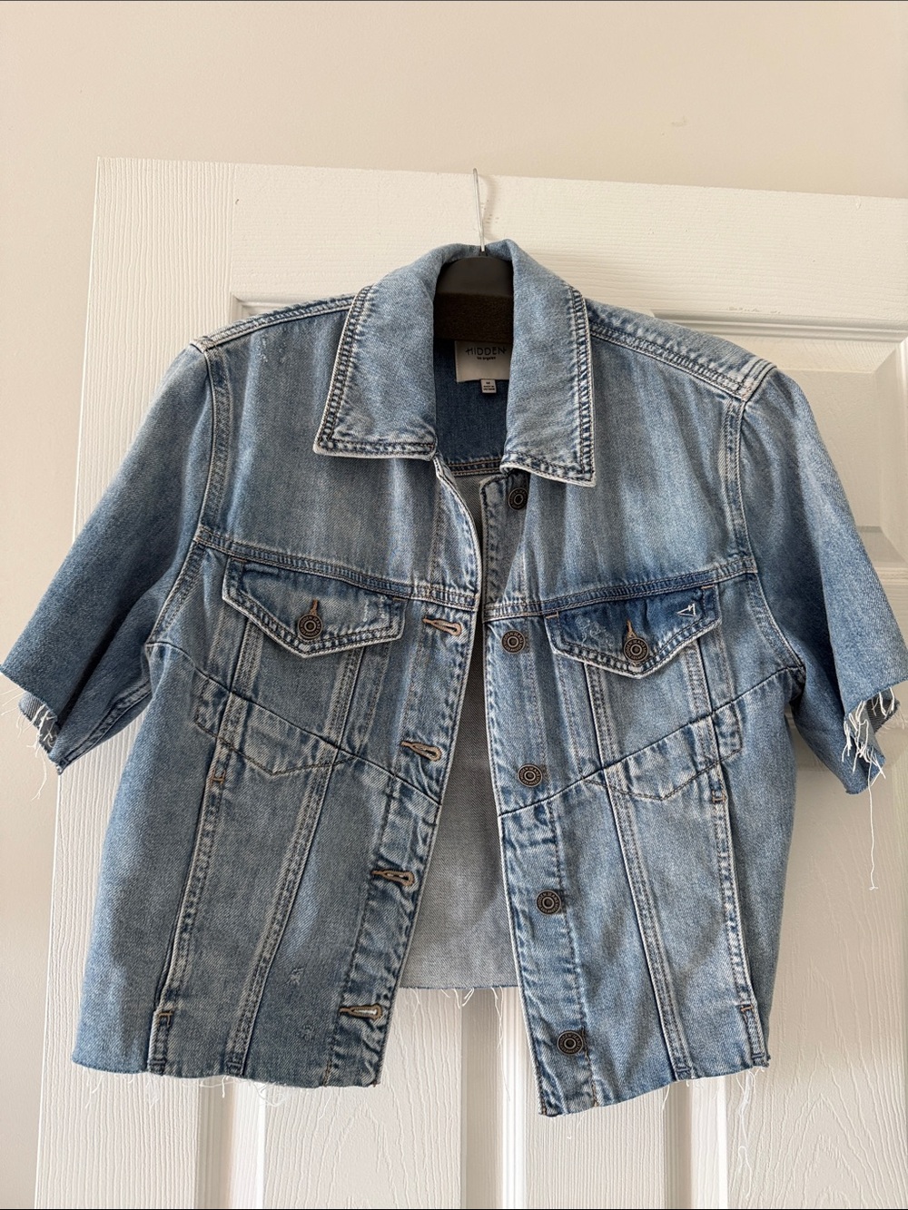 NWOT Hidden Light Blue Denim Short-Sleeve Jacket